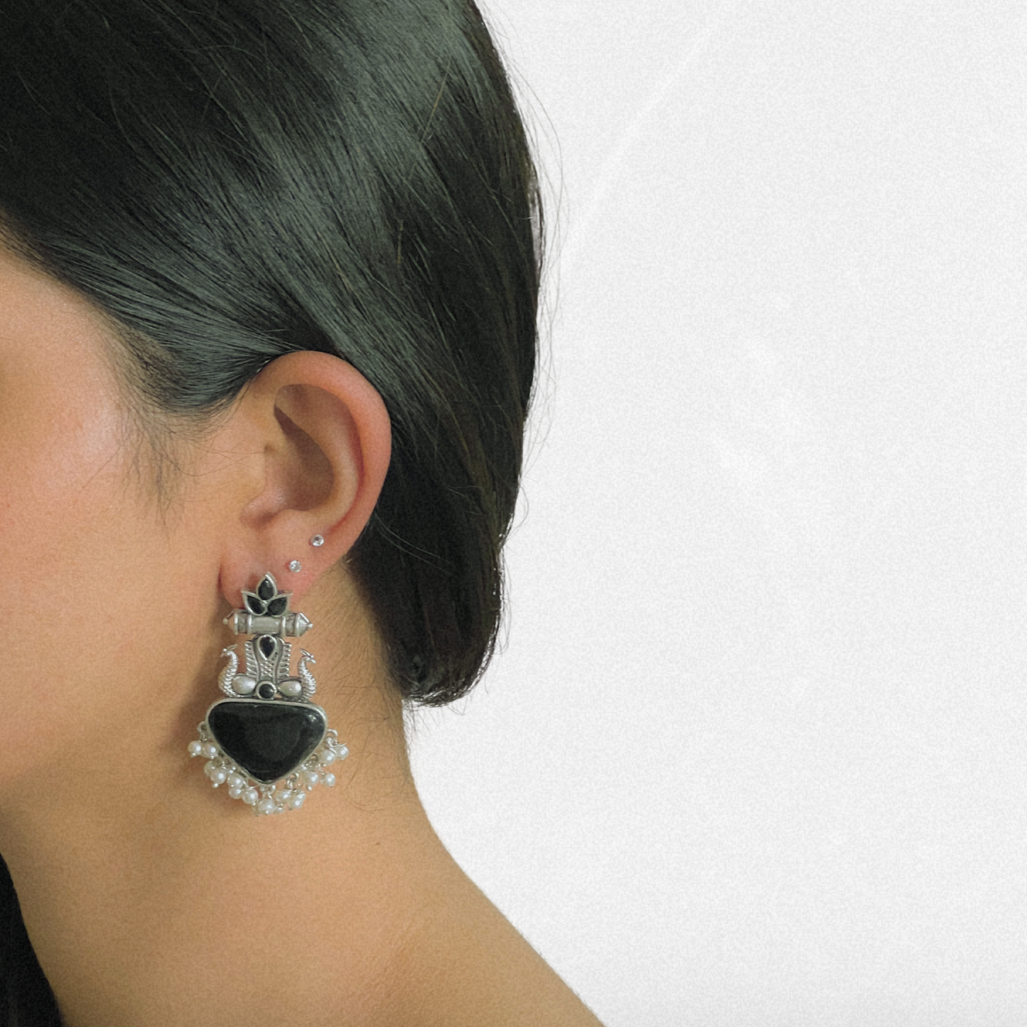 PADMINI EARRINGS (BLACK)