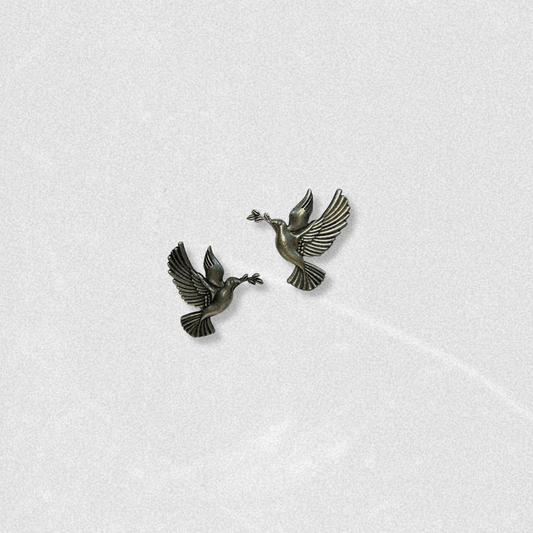 AMA STUD EARRINGS